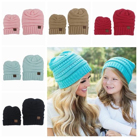 mom and daughter matching winter hats