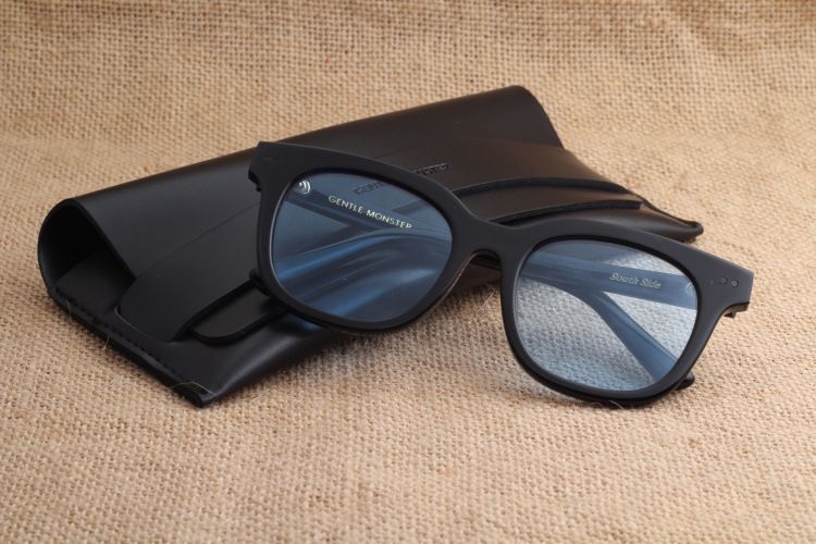 sunglasses with v on side