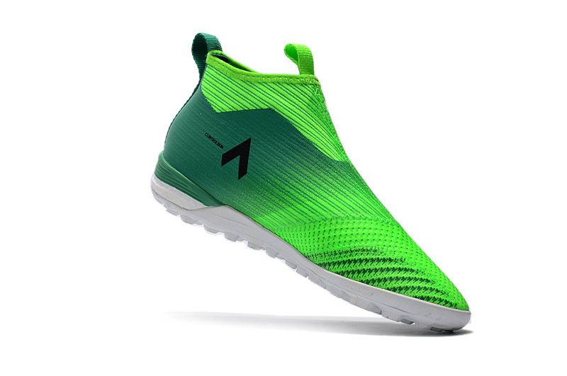 soccer shoes laceless