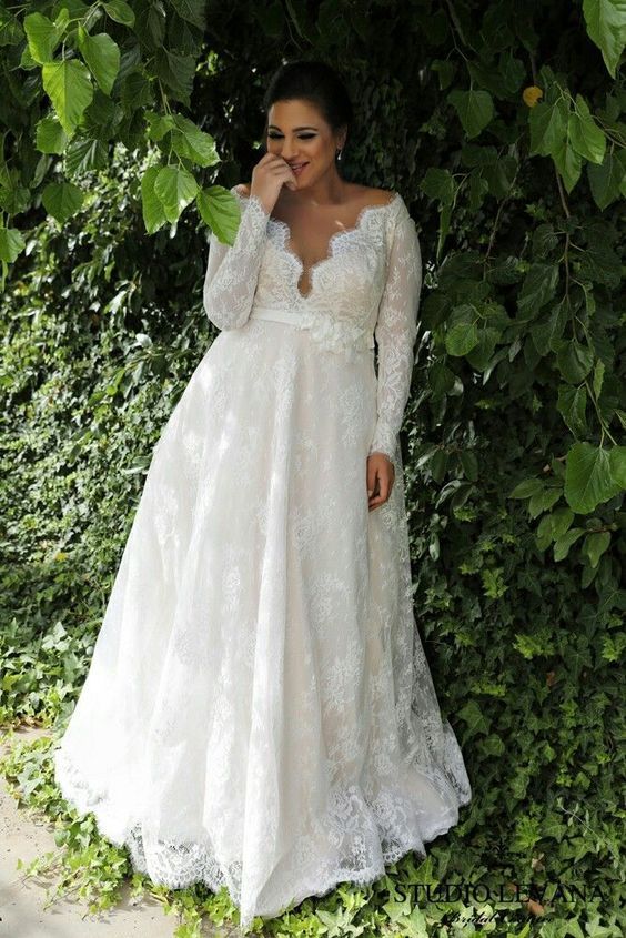 2018 Lace Plus Size Wedding Dresses V Neck With Long Sleeves