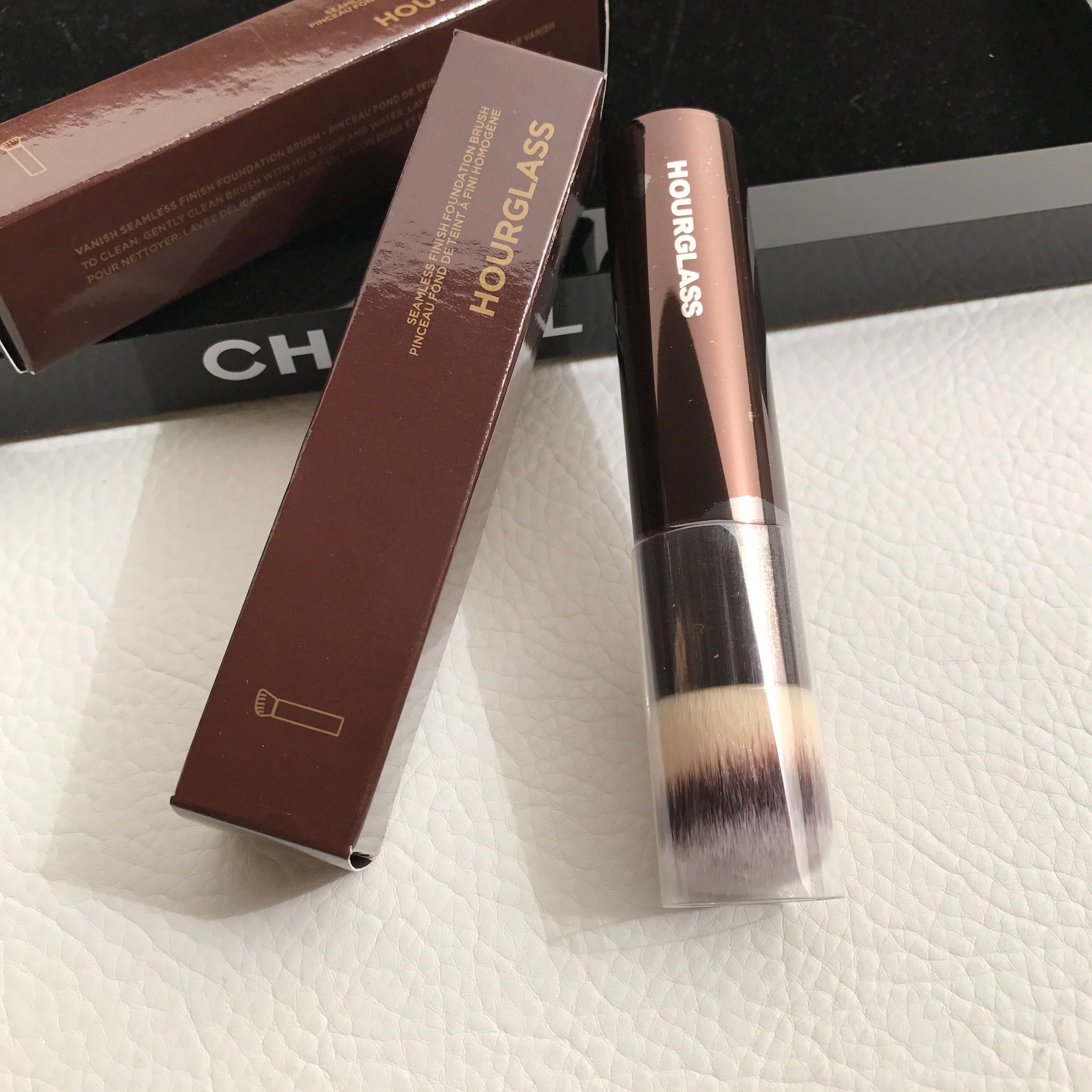 NEW Hourglass VANISH SEAMLESS FINISH FOUNDATION BRUSH VIRTUAL SKIN