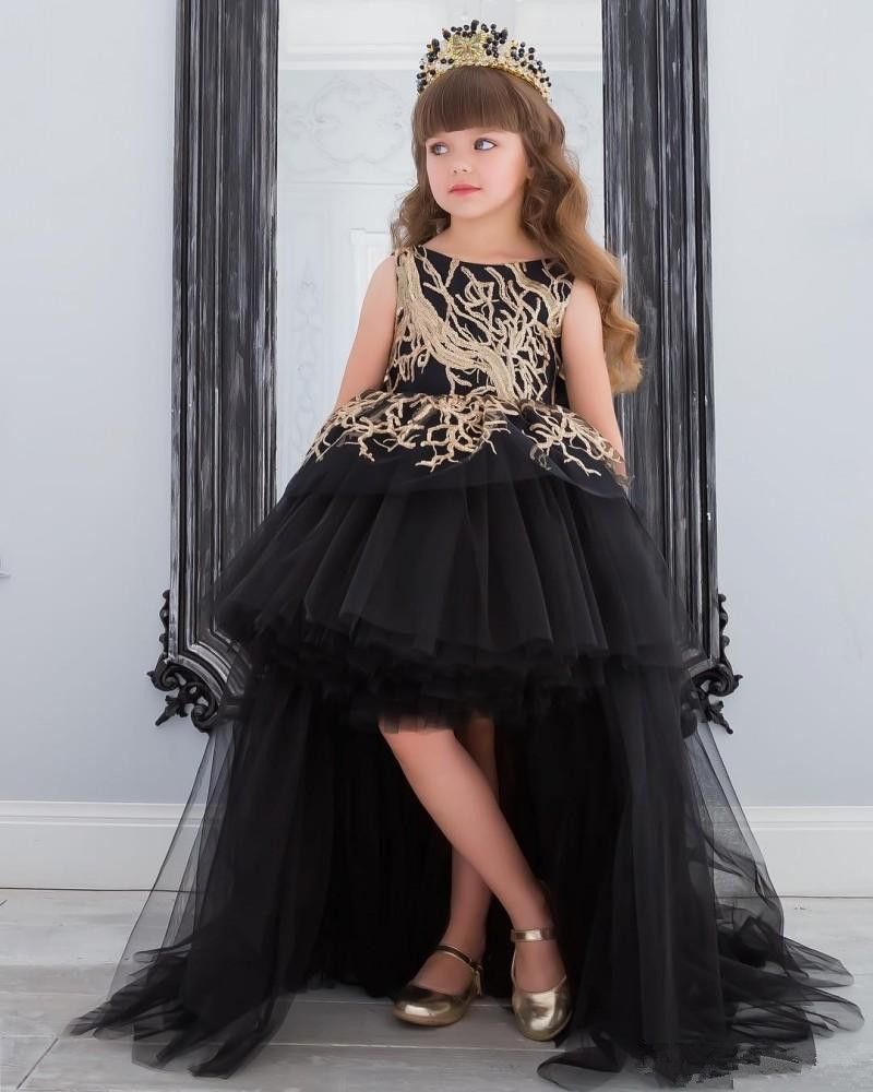 2018 kleine schwarze Tüll High Low Prinzessin Festzug Kleider für Mädchen Pailletten Applique rückenfreie einzigartige Blumenmädchen Kleider für Hochzeiten