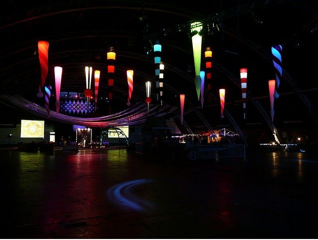 2018 5ft 2m hanging colorful led inflatable icicle cone party light