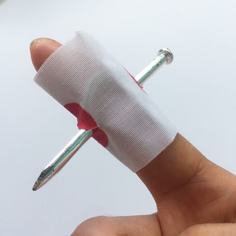 2020 Trick Or Treat Nail Through Finger Toy Halloween Popular Tricky