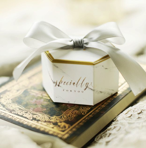 2018 New Creative Wedding Candy Boxes With Grey Ribbons Paper Favor