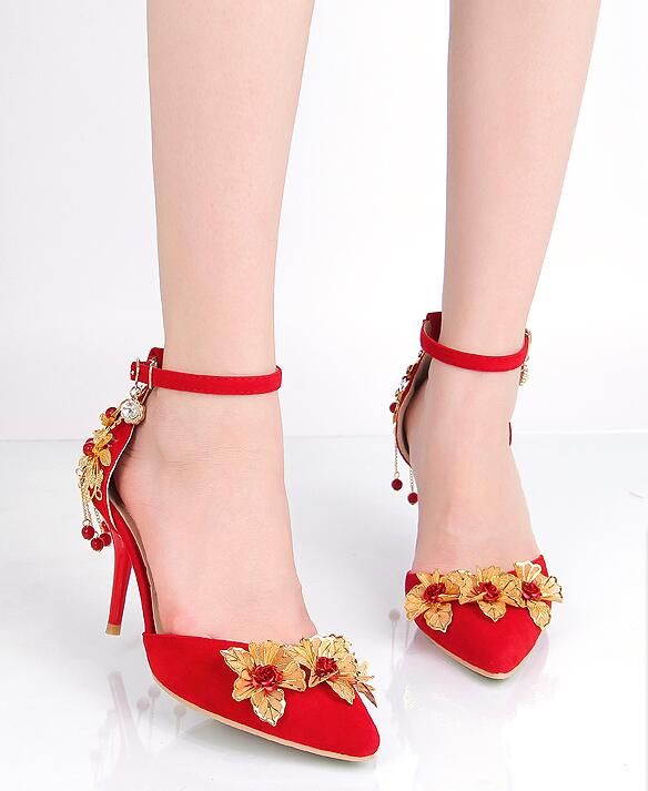 Compre Novo Inverno Sapatos De Casamento Vermelho De Salto Alto Tamanho  Confortável Sandálias Frisadas Borlas Forte Jóias Bonito Dourado Camellia  Pingente Delicado Barato | Entrega Rápida E Qualidade | Pt.Dhgate