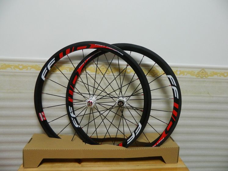 Acquistare Coppia Ruote Bici Da Strada Full Carbon 38mm FFWD Copertoncino  Ruote In Carbonio Ruote Bici Da Strada 23mm Rosso 700C Mozzi Bianchi R36 E  Nippli Rossi Raggio Nero Economico | Consegna
