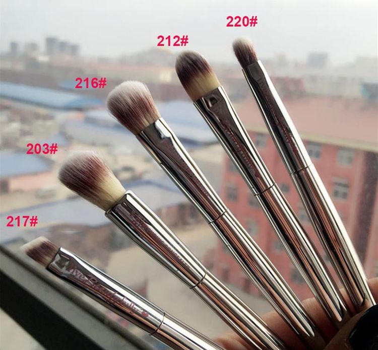 IT Live Beauty Fully Brush Eyebrow Contour Concealer Brush It Cosmetics