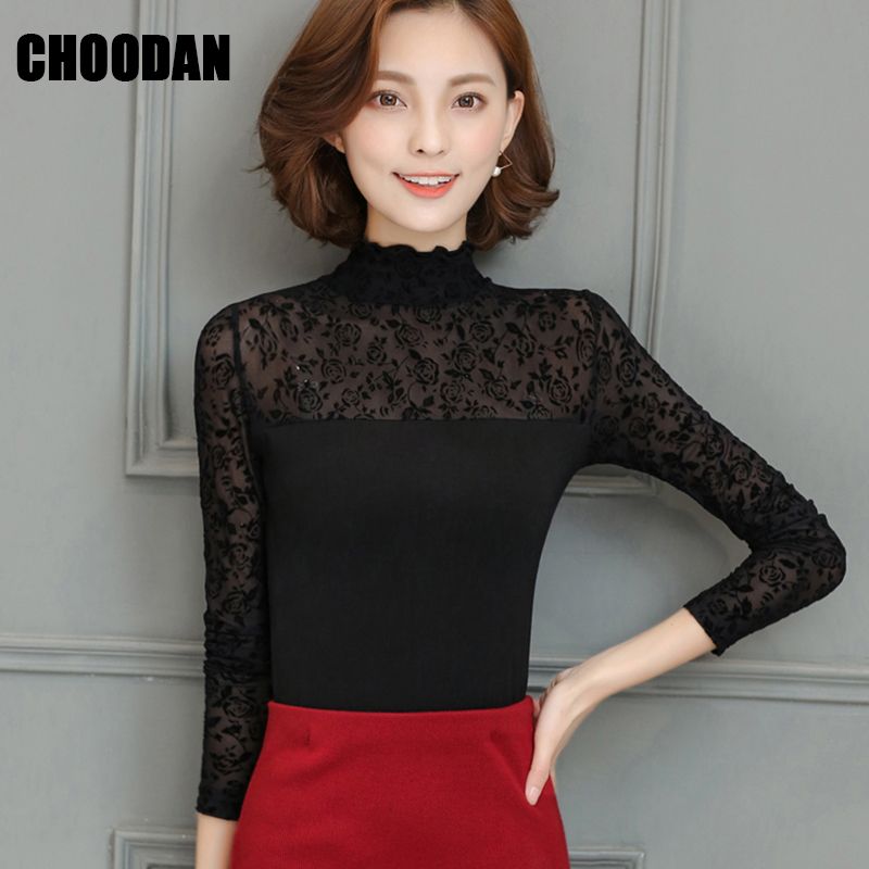 blusa negra cuello alto
