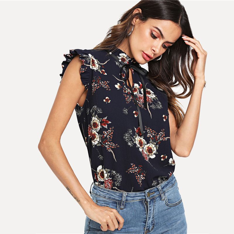 SHEIN Flower Print Round Neck T shirt Women Weekend Casual Short Sleeve