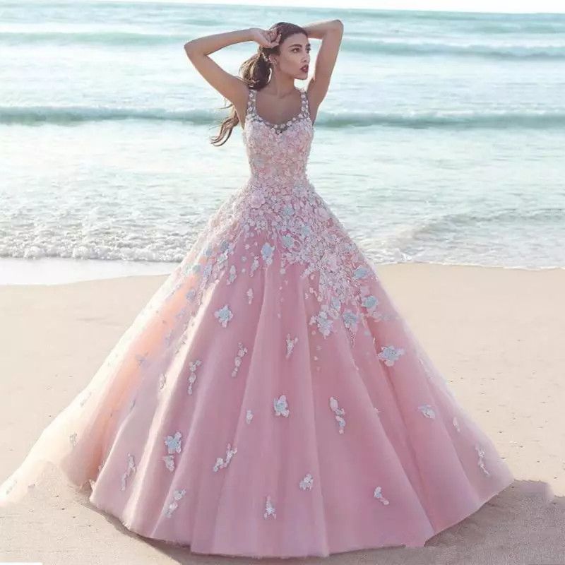 robe de mariée avec des roses
