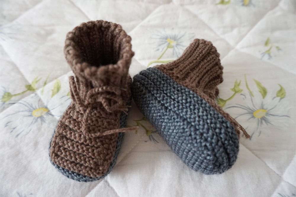 knitted baby shoes