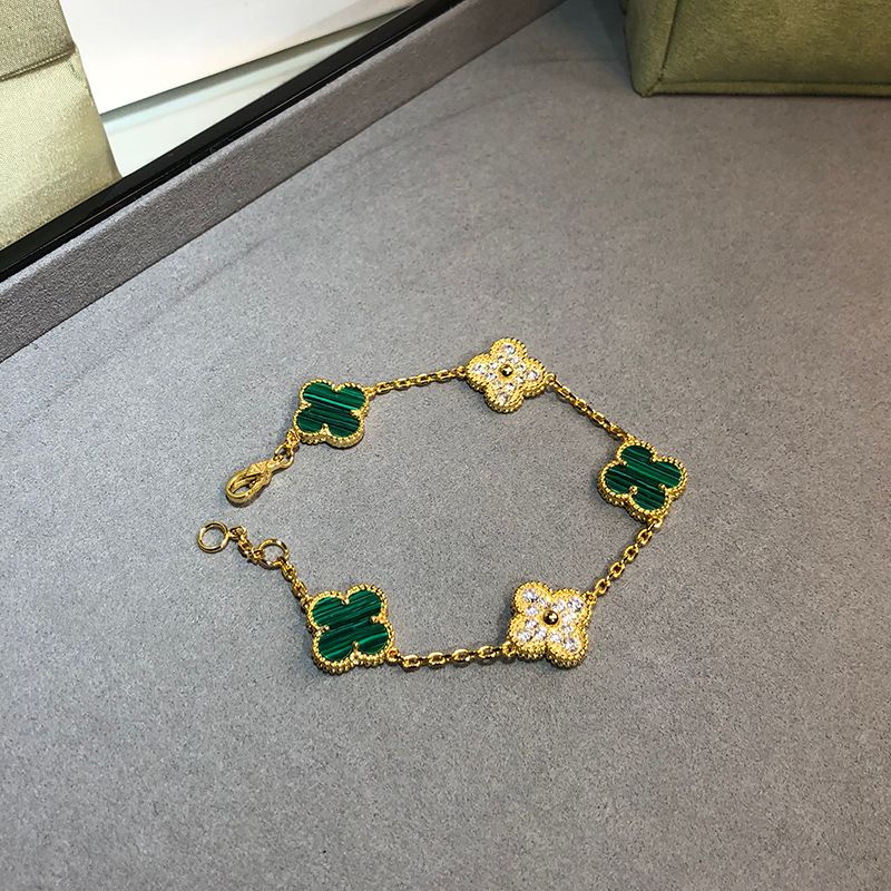 4 Yaprak Yonca Isimli Altin Kolye Macit Gold L Figurlu Temali Kolye Modelleri