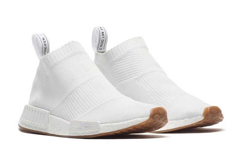 nmd r1 sock
