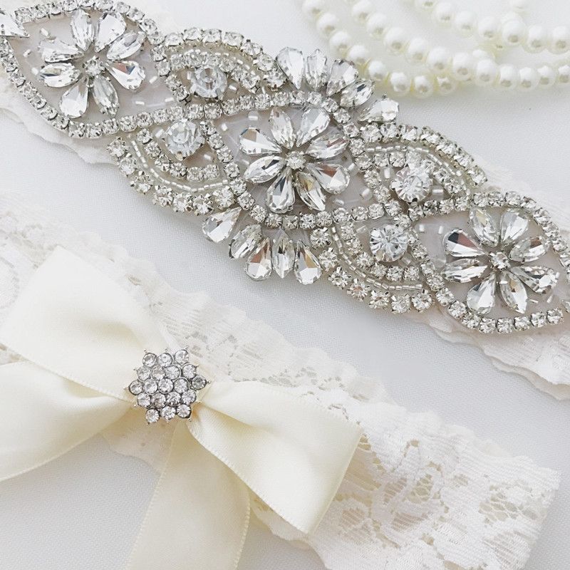 2019 Wedding Bridal Garter Set Crystal Rhinestone On A White Lace