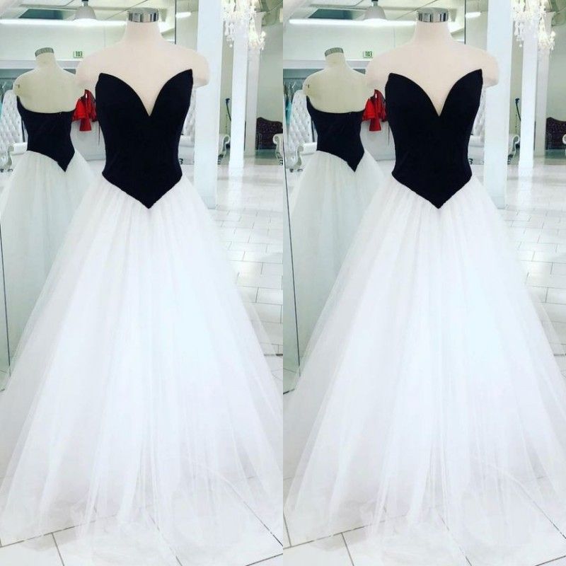compre vestidos de novia baratos en blanco y negro sin mangas de
