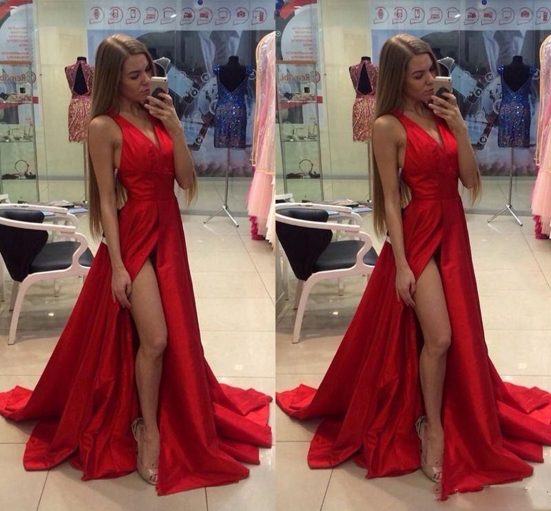 2018 goedkope dij split split rood prom jurken v-hals sexy open rug sweep trein op maat gemaakte formele prom jurken speciale gelegenheid draagt
