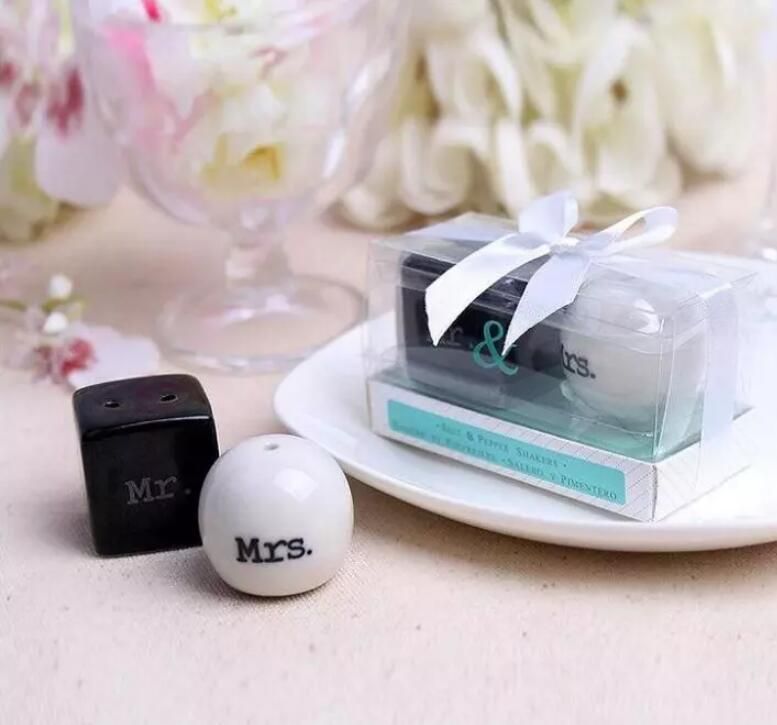 Articles De Cadeau De Cadeau De Mariage M Mme Céramique Salière Et Poivrière Event Party Favor Gros 200pcs 100sets