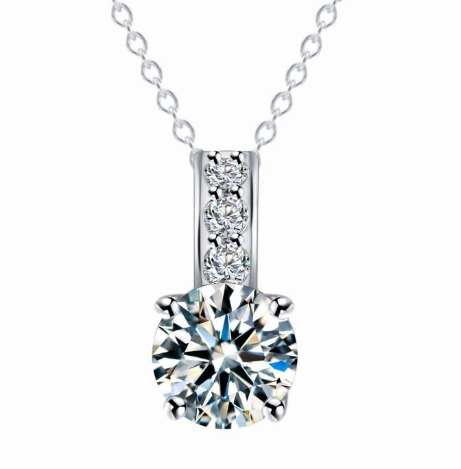 simple diamond pendant necklace