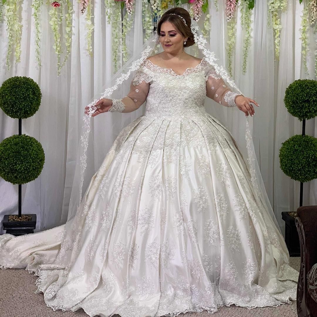 Hot Sale Lace Plus Size Ball Gown Wedding Dresses V Neck Beaded Long