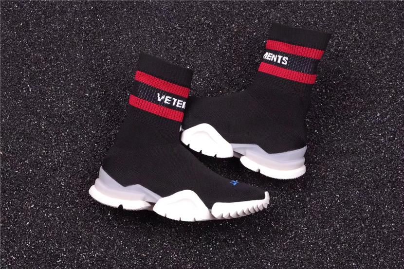 VETEMENTS SS CREW UNISES Sock Trainer 