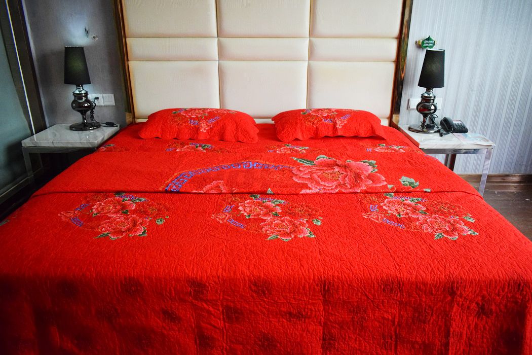 Chinese Style New 100 Cotton Luxury Quilting Quilted Wedding Chinese Style New 100 Cotton Luxury Quilting Quilted Wedding Bedding Set Embroidered Duvet Cover Bedspread With Pillowcase King Size Daybed
