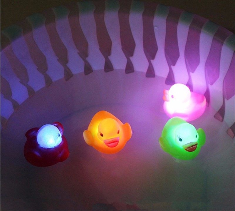 2020 Rubber Duck Bath Flashing Light Toy Auto Color Changing Baby