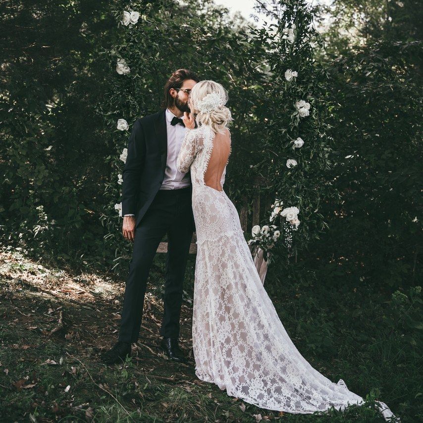 simple wedding guest outfit