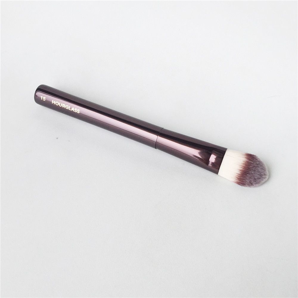 Hourglass No.15 Foundation Brush Soft Dense Hair Tapered Shaped Cream