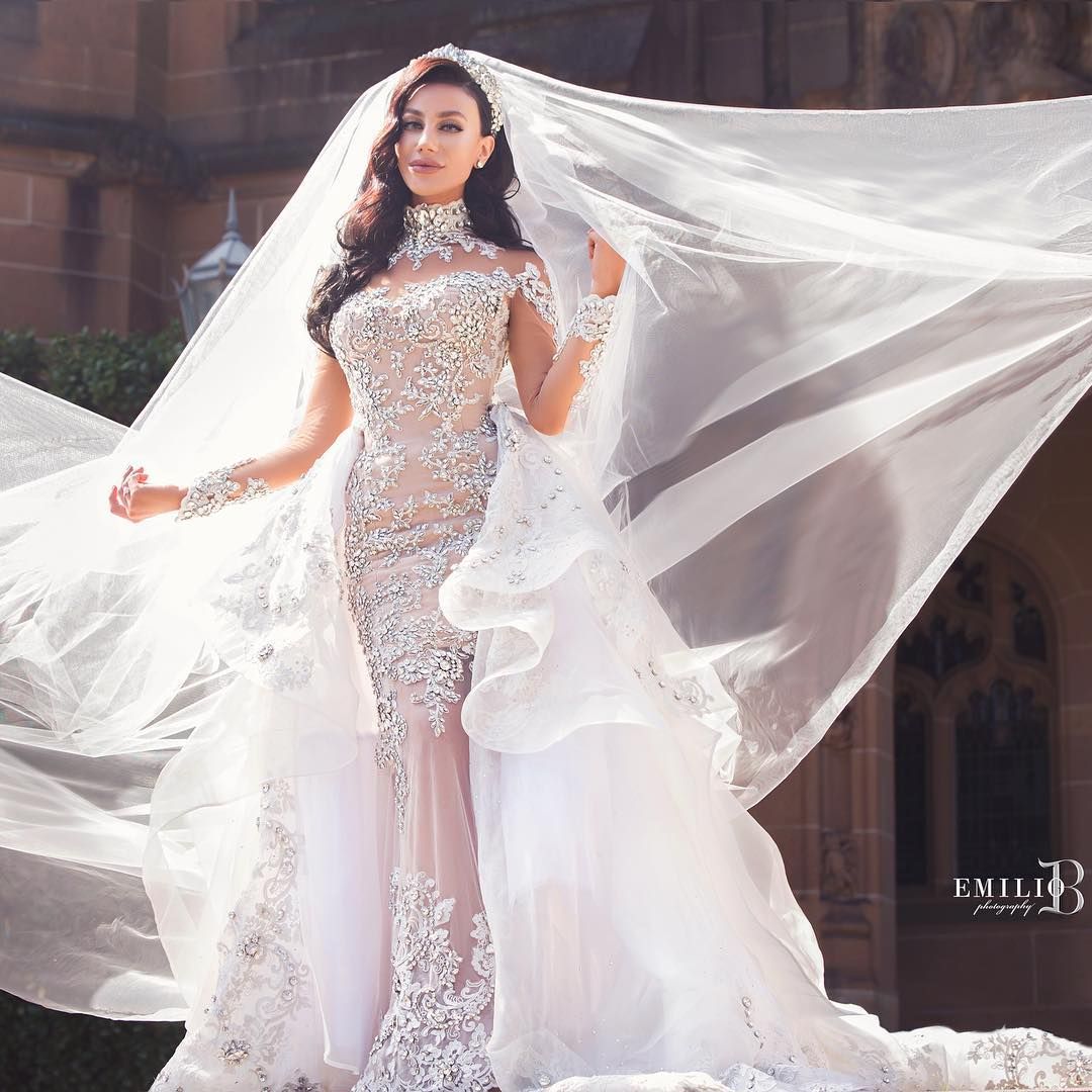Luxurious Rhinestone Crystal Wedding Dress High Neck Beads Applique Long Sleeves Mermaid Bridal Dress Gorgeous Dubai Wedding Gown Overskirt