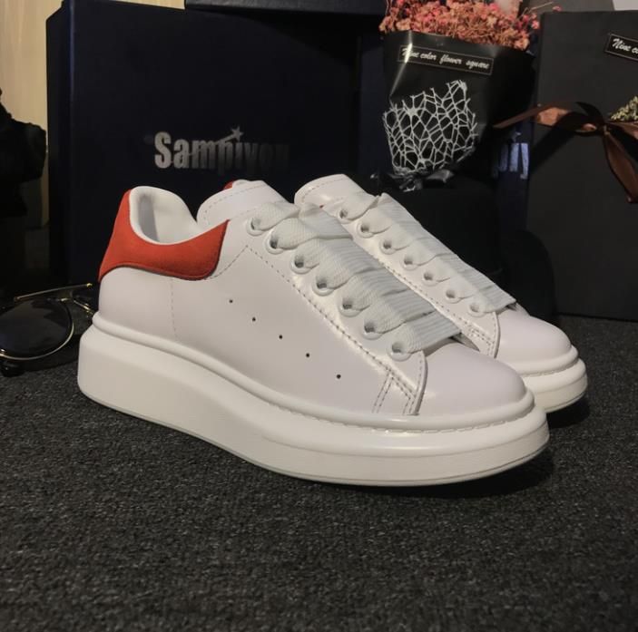 scarpe da ginnastica marche