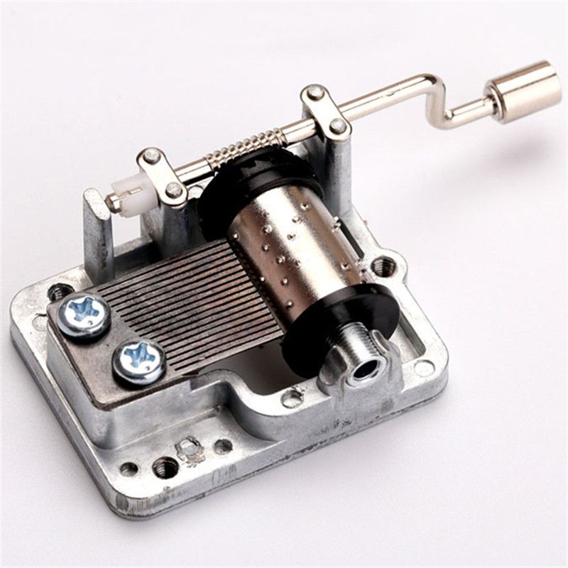 2019 New Retro DIY Mechanical Hand Crank Metal Music Box Hand Cranked Musical Movement Parts