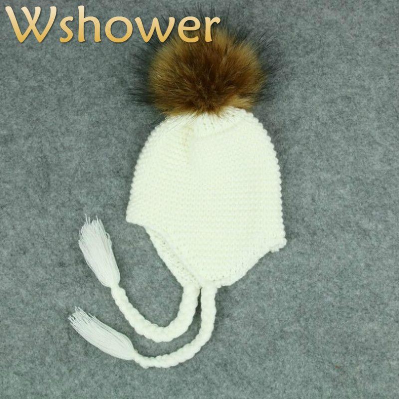 Acheter Bébé Dessin Animé Oreillette Chapeau D\u0027hiver Enfants Solides Queue De Cochon Rabat Faux Fourrure De Raton Laveur Pompon Crâne Bonnet De $39.52 Du