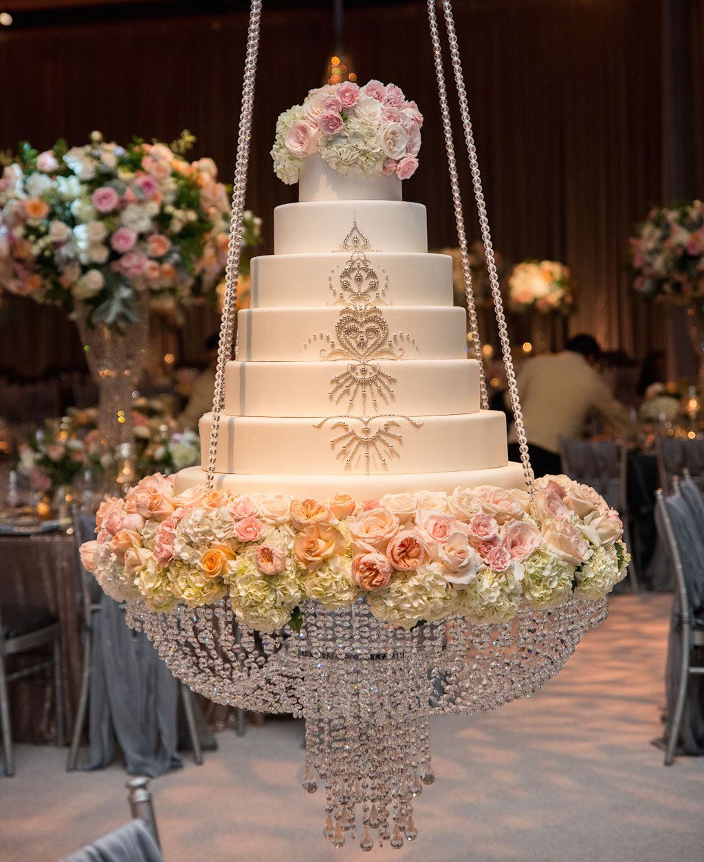 2018 Wedding Glass Crystal Chandelier Style D Suspended Swing 2018 Wedding Glass Crystal Chandelier Style D Suspended Swing Cake Stand Round Main Table Decoration Size Diameter 60cm 23 6 From Yolandayyl