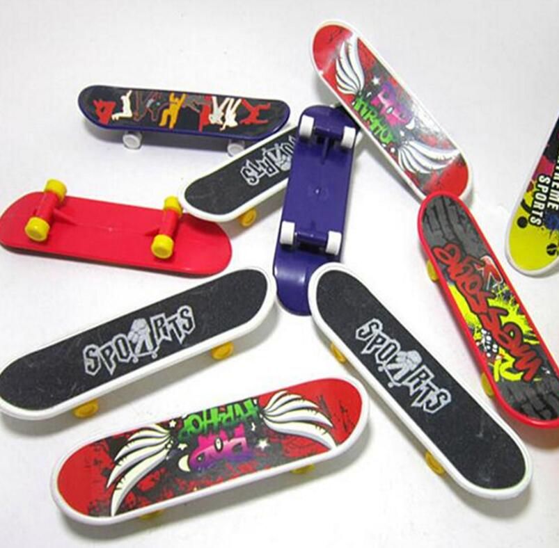 Grosshandel Mini Finger Skateboard Griffbrett Fur Tech Deck Legierung Stents Peeling Finger Roller Skate Boarding Classic Game Jungen Spielzeug Freies Verschiffen Von Plastictoys 0 4 Auf De Dhgate Com Dhgate