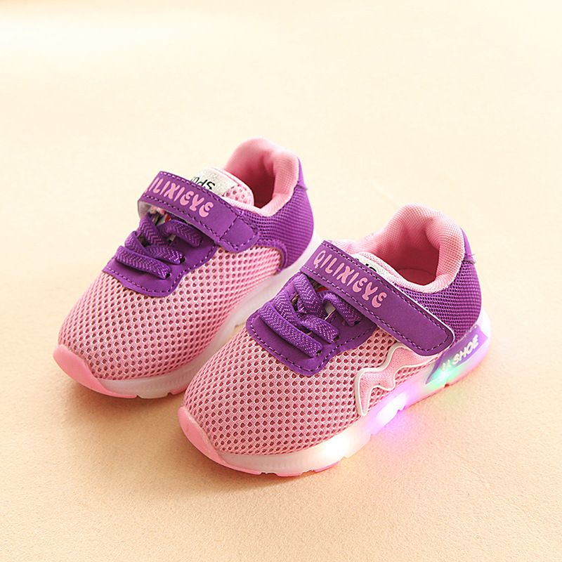 2018 Mesh Sport läuft atmungsaktiv LED Beleuchtung Babyschuhe Elegante Mode Baby Turnschuhe coole Mode Glitzer Mädchen Jungen Schuhe 2018 Mesh Sport läuft atmungsaktiv LED Beleuchtung Babyschuhe Elegante Mode Baby Turnschuhe coole Mode Glitzer Mädchen Jungen Schuhe