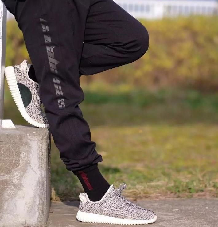 calabasas joggers black