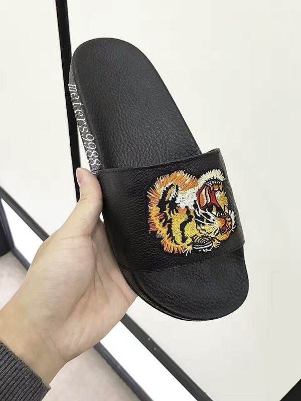Compre Moda Tiger Bordado Diapositivas Sandalias Para Hombre Para Mujer  Estilos De La Calle Pisos Causales Zapatillas Playa Goma Chanclas A 26 €  Del Meters9988 | Es.Dhgate.Com
