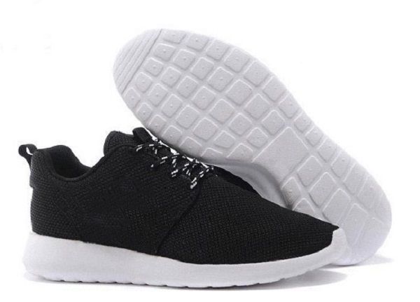 nike roshe run 2018