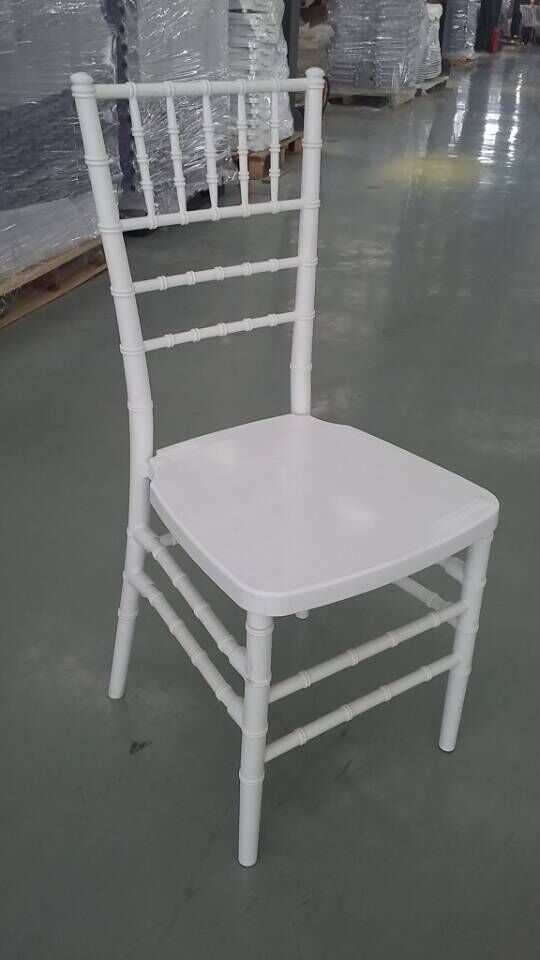 2020 Wholesale Stackable Resin White/Silver/Golden Chiavari Banquet