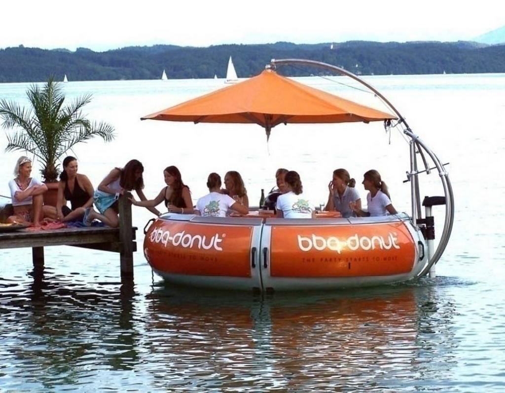 Popular New Water BBQ Leisure Boat BBQ Donut Boat,Hight Cuticle Aligned