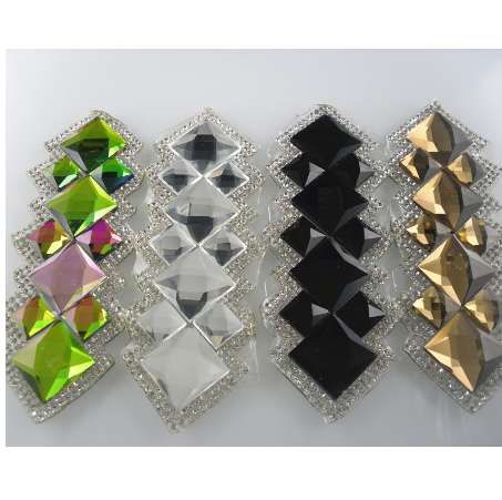 100 pieces 6mm TRIANGLE GLASS CRYSTAL CLEAR RHINESTONES IRON ON HOTFIX