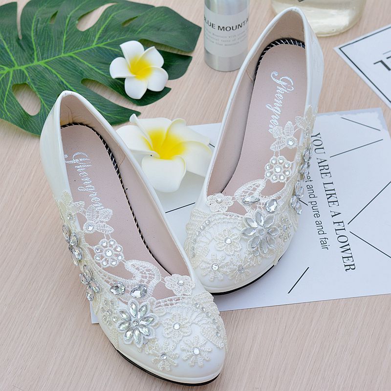round toe bridal shoes