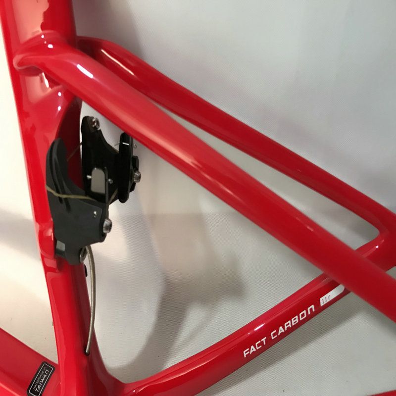 2019 Style Carbon Fact Road Bike Frame Saga Color Bicycle Red Glossy Finished Bar Stem V Breaks Made In China Free
