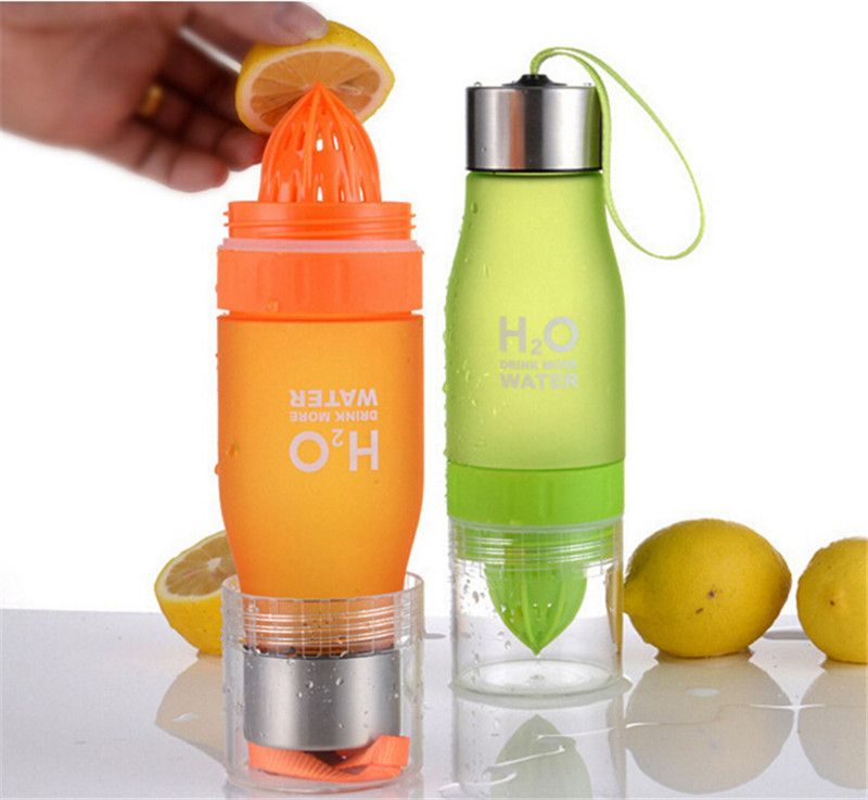 2020 Hot Sale Creative Fruit Juice Infuser Water Bottle 650ml H2O