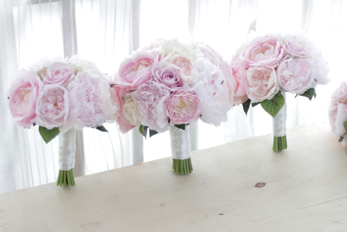 Rose Poudrée Mariée Fleurs Brides Bouquet Fleurs Pétales