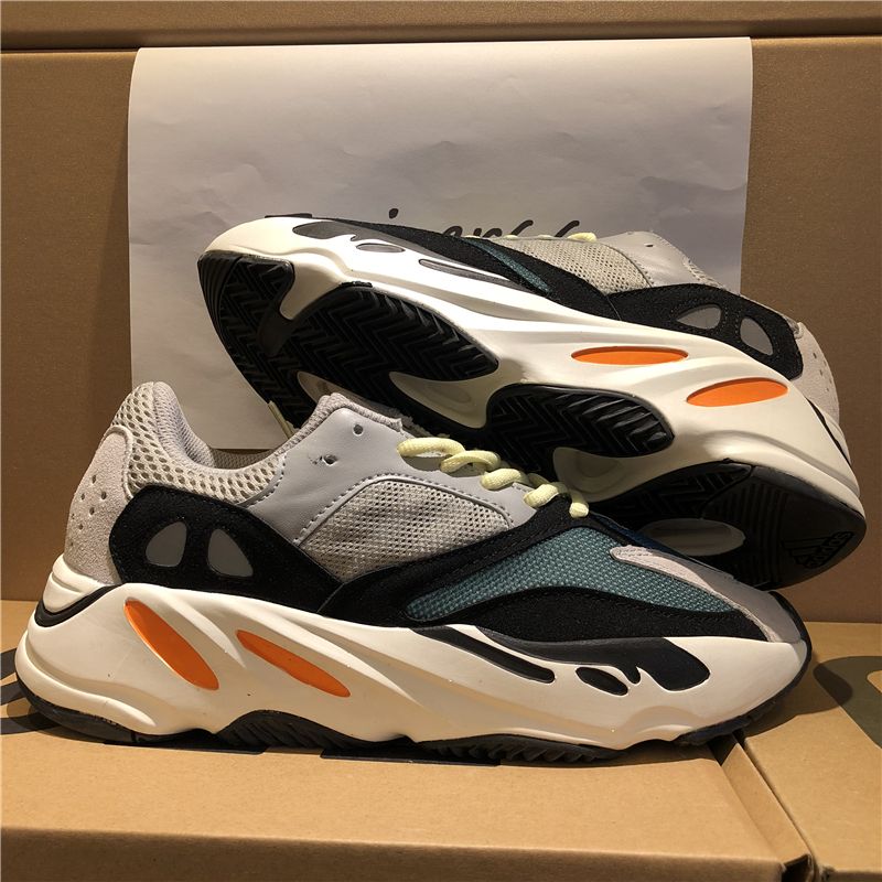 adidas yeezy 700 prezzo