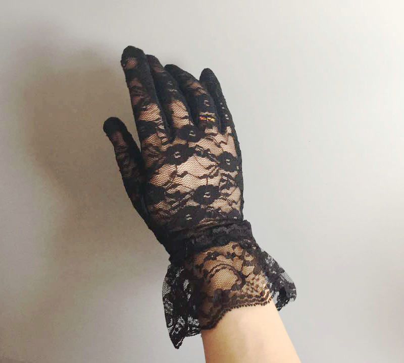 black short lace gloves