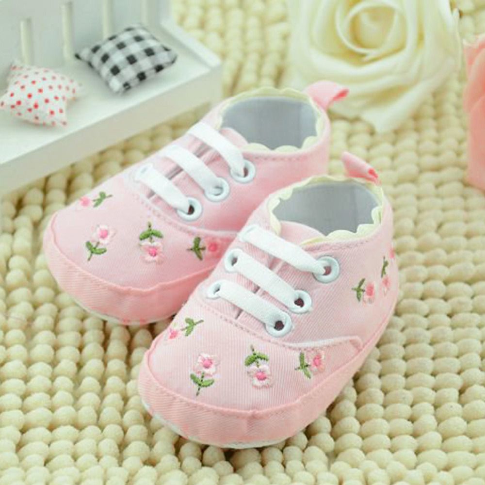 Zapatos de niña de encaje blanco zapatos bordados florales suaves Prewalker caminando niños zapatos para niños 5 pares 10pcs Zapatos de niña de encaje blanco zapatos bordados florales suaves Prewalker caminando niños zapatos para niños 5 pares 10pcs
