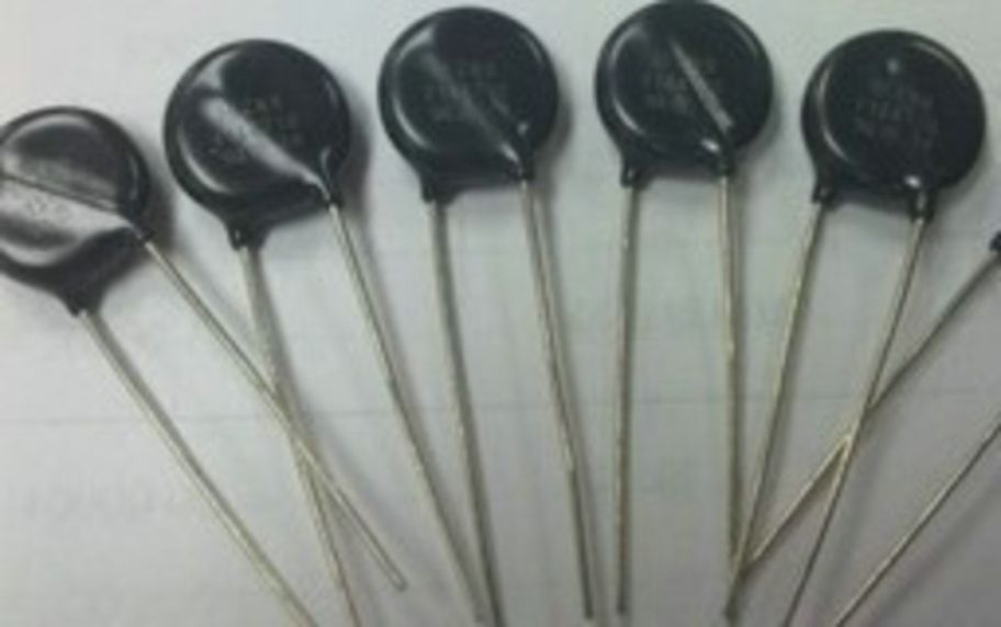 ZNR V14241U TVR 14K241 14D241 240V 14mm DIP Original Varistor